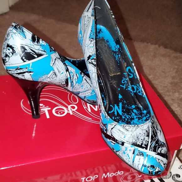 Comic Book Heels - Picture 3 of 3